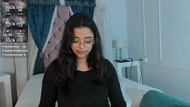 Snapshot of Ariana_Pierce chatting on December 2024 06:39:01 AM Ariana Pierce online show from December 2024 06:39:01 AM