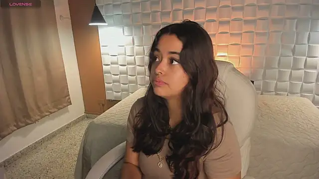 Snapshot of Ariana_Pierce chatting on September 2025 01:16:02 PM Ariana Pierce online show from September 2025 01:16:02 PM