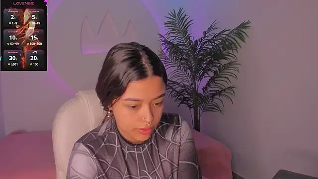 Snapshot of Ariana_Pierce chatting on November 2025 12:38:01 PM Ariana Pierce online show from November 2025 12:38:01 PM