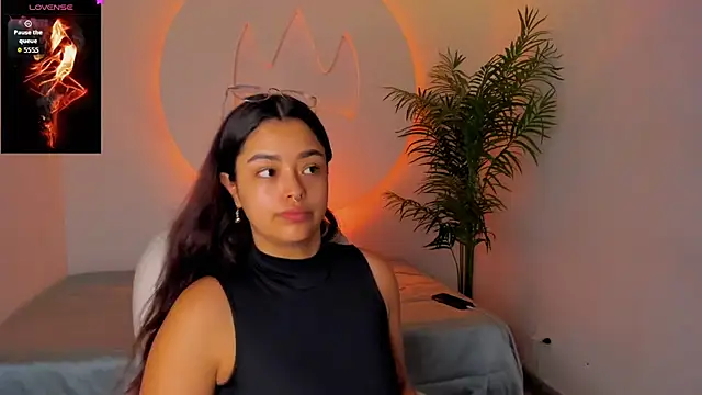 Snapshot of Ariana_Pierce chatting on December 2025 12:25:01 PM Ariana Pierce online show from December 2025 12:25:01 PM