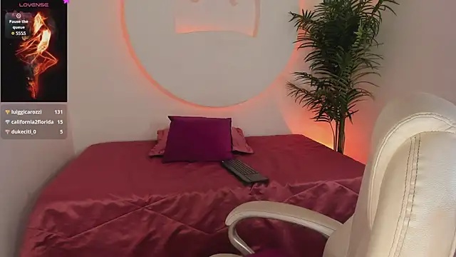 Snapshot of Ariana_Pierce chatting on December 2025 07:53:02 PM Ariana Pierce online show from December 2025 07:53:02 PM