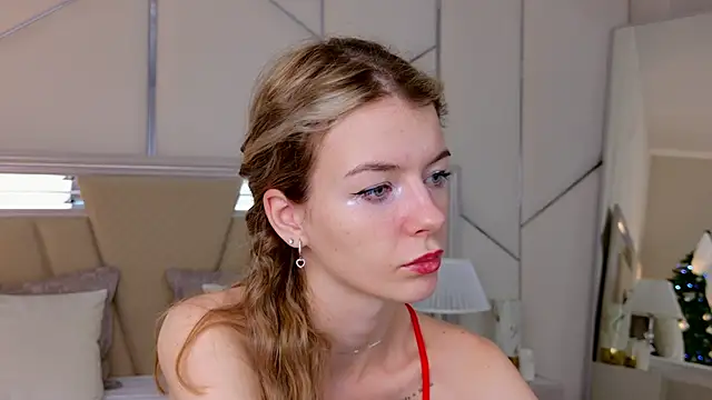 Snapshot of MeganMour chatting on January 2025 04:11:01 PM MeganMour online show from January 2025 04:11:01 PM