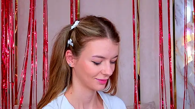 Snapshot of MeganMour chatting on February 2025 07:38:01 PM MeganMour online show from February 2025 07:38:01 PM