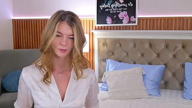 Snapshot of MeganMour chatting on February 2025 11:11:02 PM MeganMour online show from February 2025 11:11:02 PM