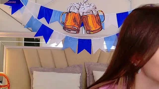 Snapshot of MeganMour chatting on September 2025 05:07:02 PM MeganMour online show from September 2025 05:07:02 PM