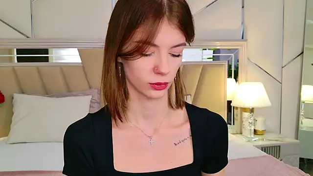 Snapshot of MeganMour chatting on November 2025 05:11:01 PM MeganMour online show from November 2025 05:11:01 PM