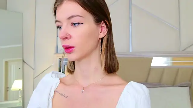 Snapshot of MeganMour chatting on November 2025 05:07:01 PM MeganMour online show from November 2025 05:07:01 PM