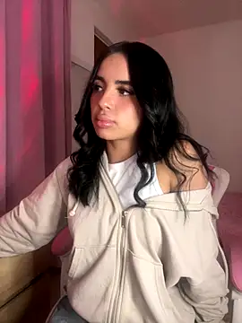 Snapshot of Emily-14 chatting on December 2025 06:42:02 AM Emily-14 online show from December 2025 06:42:02 AM