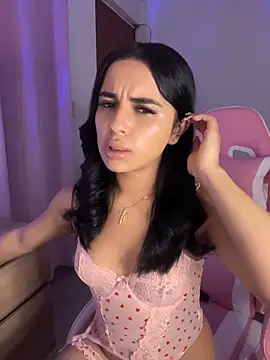 Snapshot of Emily-14 chatting on February 2026 04:52:01 AM Emily-14 online show from February 2026 04:52:01 AM