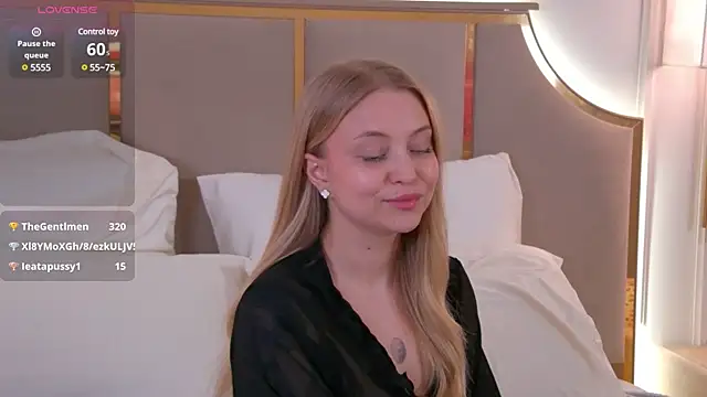 Snapshot of DorisHell chatting on January 2025 09:40:01 PM DorisHell online show from January 2025 09:40:01 PM