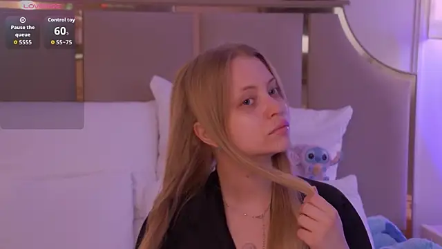 Snapshot of DorisHell chatting on September 2025 03:21:02 AM DorisHell online show from September 2025 03:21:02 AM