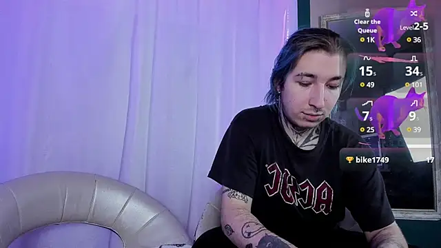 Snapshot of Milten-Trish chatting on February 2025 01:41:01 AM Milten-Trish online show from February 2025 01:41:01 AM