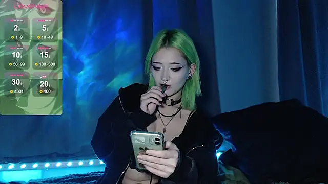 Snapshot of Milten-Trish chatting on November 2025 01:46:01 PM Milten-Trish online show from November 2025 01:46:01 PM