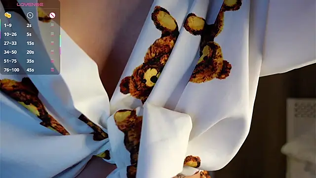 Snapshot of FalineDowlen chatting on January 2025 07:19:02 AM FalineDowlen online show from January 2025 07:19:02 AM