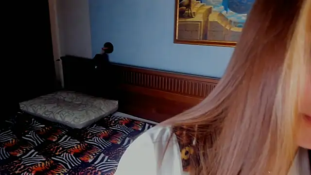 Snapshot of FalineDowlen chatting on February 2025 04:20:01 AM FalineDowlen online show from February 2025 04:20:01 AM