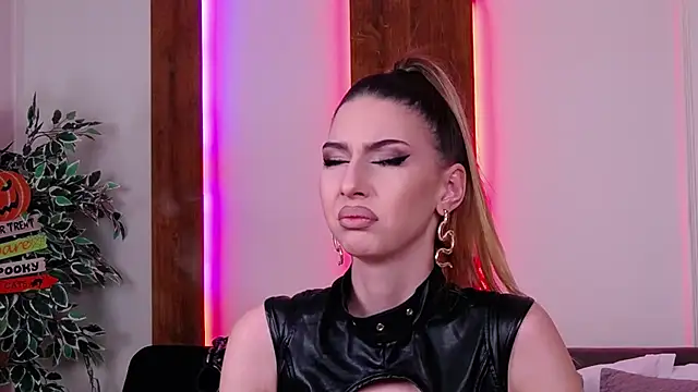 Snapshot of SkylerSpark chatting on October 2025 08:53:02 PM SkylerSpark online show from October 2025 08:53:02 PM