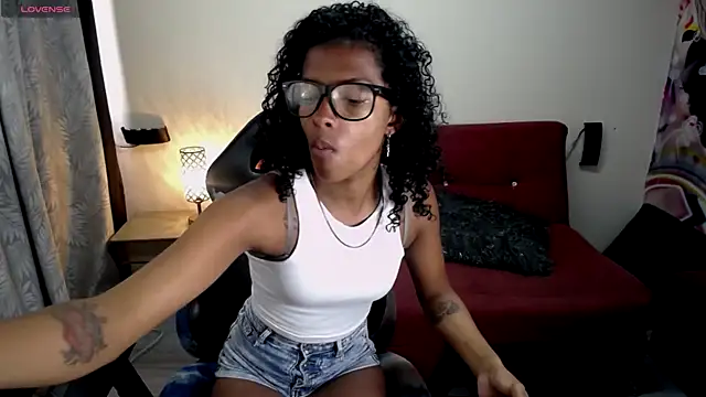 Snapshot of cloe_cooper_ chatting on September 2025 03:34:02 PM cloe cooper online show from September 2025 03:34:02 PM