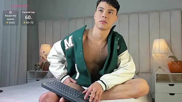 Snapshot of Dammon_Stallion chatting on October 2025 03:18:01 PM Dammon Stallion online show from October 2025 03:18:01 PM