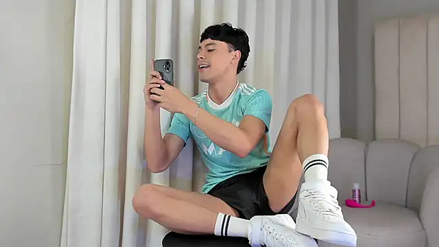 Snapshot of Dammon_Stallion chatting on November 2025 03:23:02 PM Dammon Stallion online show from November 2025 03:23:02 PM