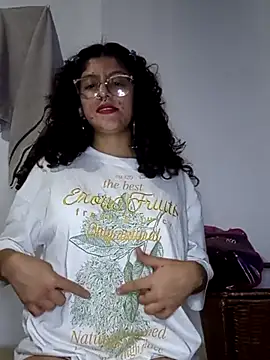 Snapshot of LoveElectra chatting on December 2024 03:11:02 AM LoveElectra online show from December 2024 03:11:02 AM