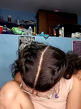 Snapshot of LoveElectra chatting on January 2025 03:23:01 AM LoveElectra online show from January 2025 03:23:01 AM