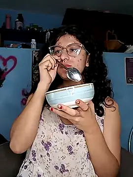 Snapshot of LoveElectra chatting on March 2025 01:04:02 PM LoveElectra online show from March 2025 01:04:02 PM