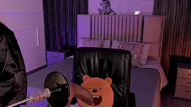 Lillyortiz online show from March 2026 08:16:02 PM