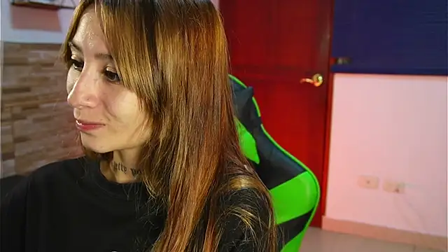 Michell Wallker online show from March 2026 10:47:02 PM