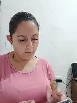Snapshot of baixinhaloira chatting on June 2026 07:48:01 PM baixinhaloira online show from June 2026 07:48:01 PM