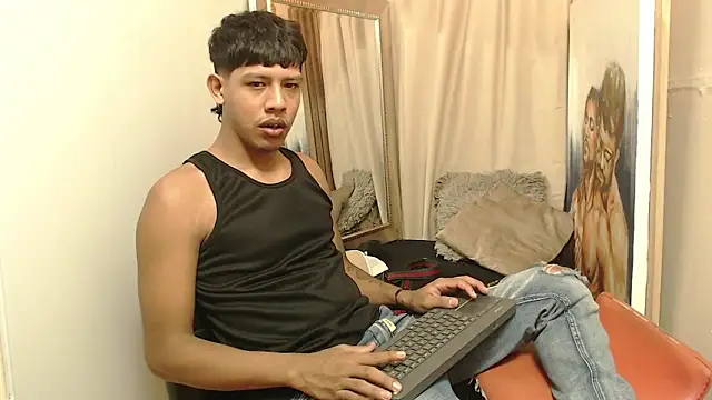 mr stiven  online show from November 2025 04:46:01 AM