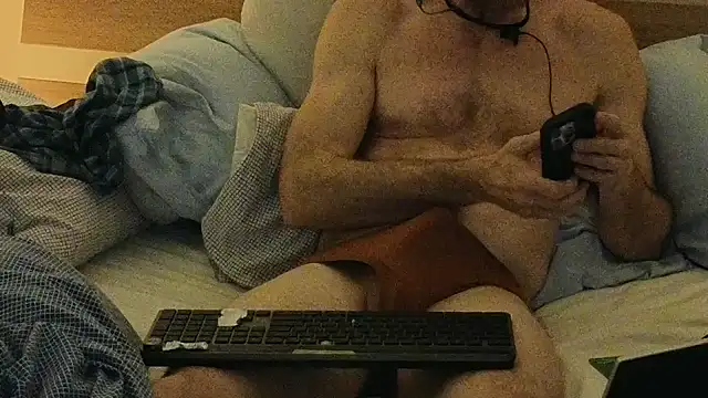 Twowellshapedheads online show from March 2026 10:43:01 PM