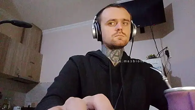 Snapshot of HappyZebra13 chatting on February 2025 05:03:02 PM HappyZebra13 online show from February 2025 05:03:02 PM