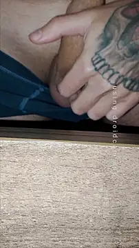 Snapshot of HappyZebra13 chatting on November 2025 03:27:01 AM HappyZebra13 online show from November 2025 03:27:01 AM