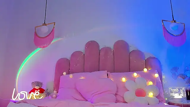 ElsaYoung online show from March 2025 08:32:02 PM