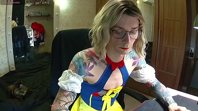 Snapshot of Julia_dolls chatting on March 2025 05:13:01 PM Julia dolls online show from March 2025 05:13:01 PM