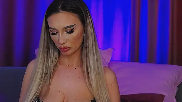 Snapshot of FelyJolie chatting on February 2025 01:57:01 PM FelyJolie online show from February 2025 01:57:01 PM