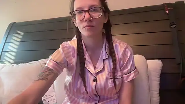 yourstrulylivy69 online show from February 2025 01:51:01 PM