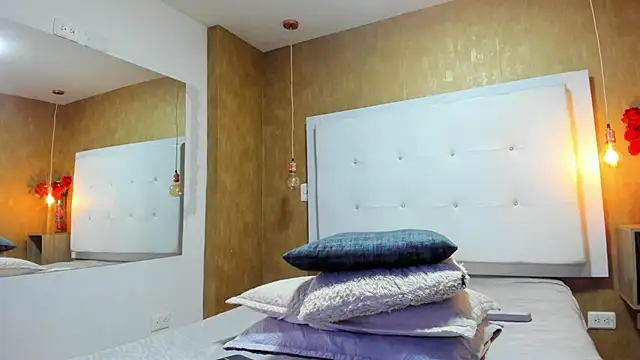 Milaspetite online show from February 2026 08:03:02 PM