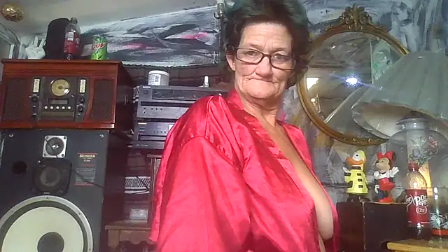 Snapshot of SlickedDryr chatting on December 2024 05:48:01 PM SlickedDryr online show from December 2024 05:48:01 PM