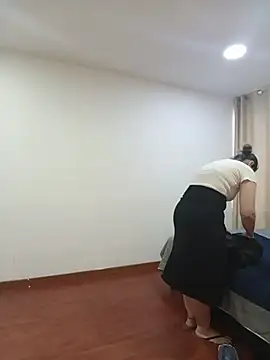 sasi luna online show from April 2026 01:29:02 PM