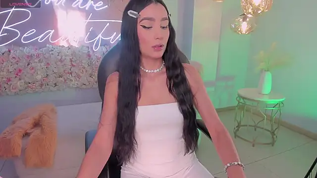 BellaCarteer  online show from December 2025 12:21:02 PM