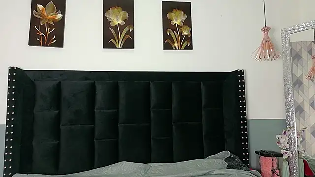 kinkyandsavage online show from June 2026 07:51:02 PM