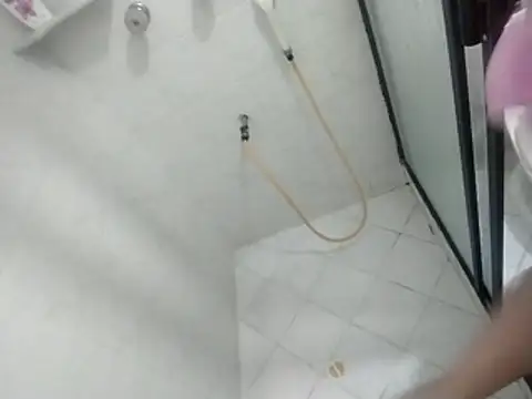 Bombi22 online show from November 2025 07:13:02 PM