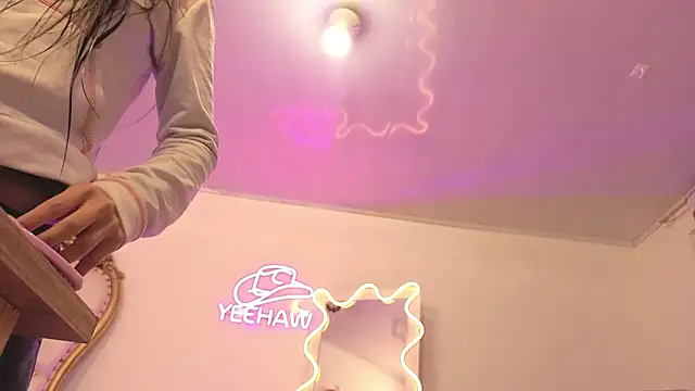 kittystart tay online show from November 2025 11:43:02 AM