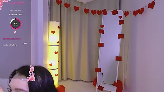 Snapshot of Lana__Cute_ chatting on February 2025 11:01:02 PM Lana Cute online show from February 2025 11:01:02 PM