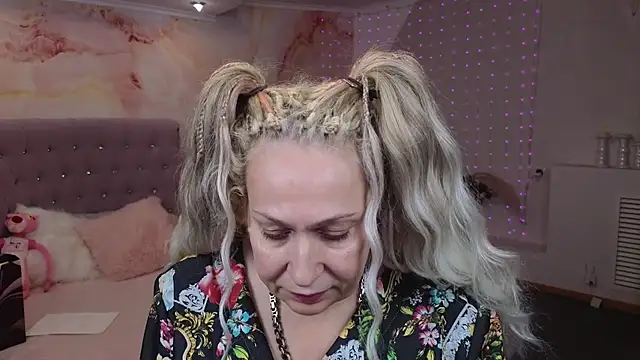 Snapshot of Penelope_Pinky chatting on January 2025 02:13:01 PM Penelope Pinky online show from January 2025 02:13:01 PM