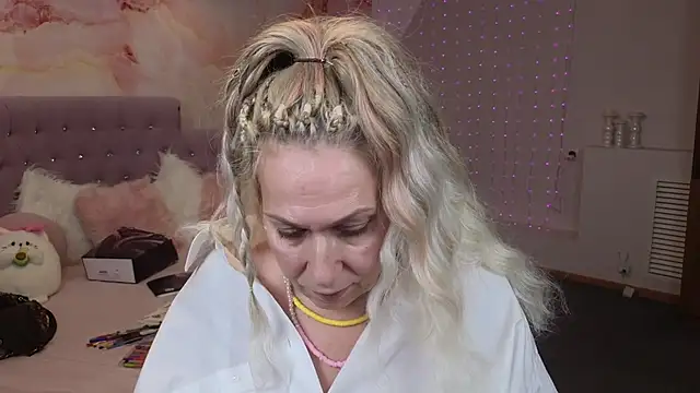 Snapshot of Penelope_Pinky chatting on January 2025 08:02:01 PM Penelope Pinky online show from January 2025 08:02:01 PM