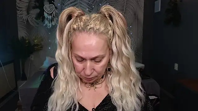 Snapshot of Penelope_Pinky chatting on January 2025 08:00:01 PM Penelope Pinky online show from January 2025 08:00:01 PM