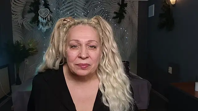 Snapshot of Penelope_Pinky chatting on January 2025 02:24:02 PM Penelope Pinky online show from January 2025 02:24:02 PM