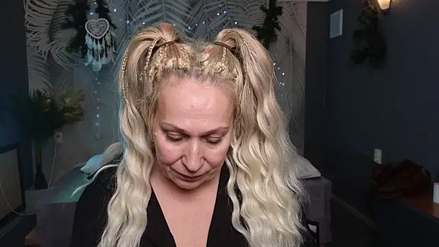 Snapshot of Penelope_Pinky chatting on January 2025 02:10:01 PM Penelope Pinky online show from January 2025 02:10:01 PM